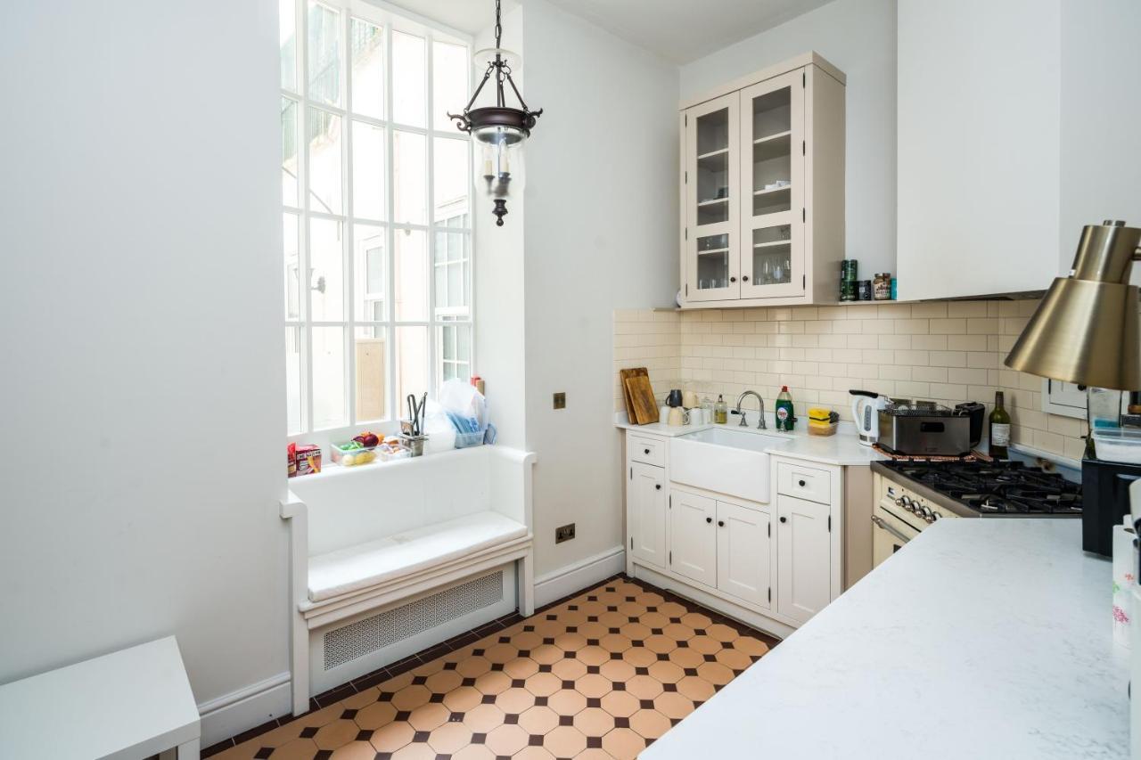 4 Bedroom House Up To 10 People At Heart Of Kensington And Chelsea Londýn Exteriér fotografie
